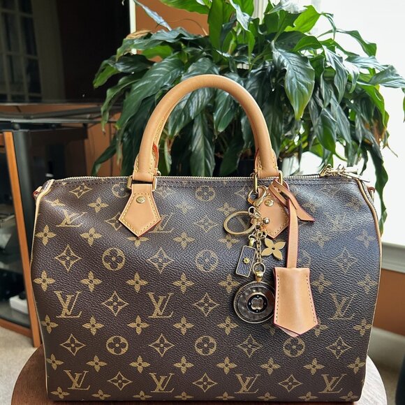 RUSTIC CLOVER Bag Charm Brown Black and Gold Tone - Picture 4 of 9